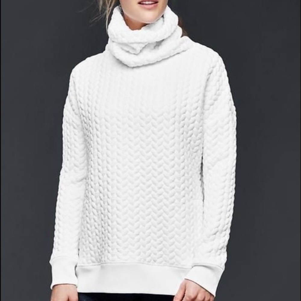 GapFit Quilted Turtleneck